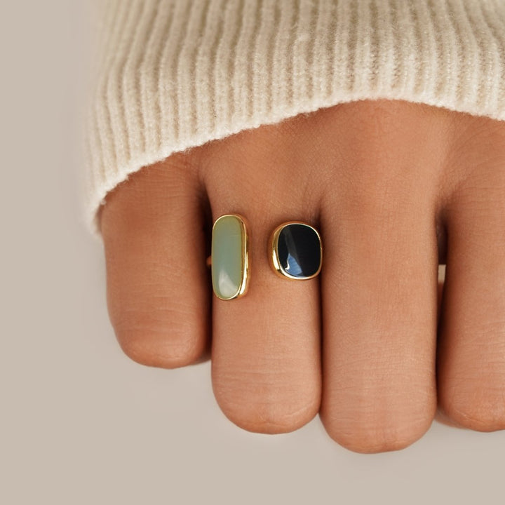 RENHET | ELEGANT INSLAGET RING